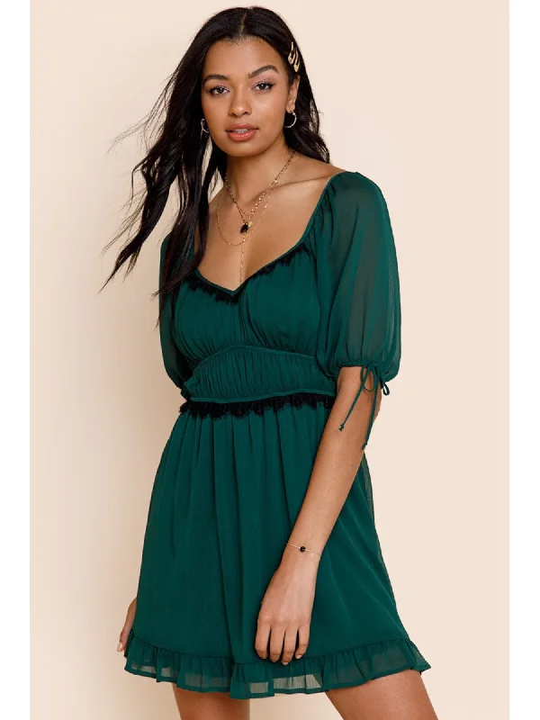 YEAR-End Clearance TRIXXI Womens Ruched Short Sleeve Sweetheart Neckline Short Party Fit + Flare Dress