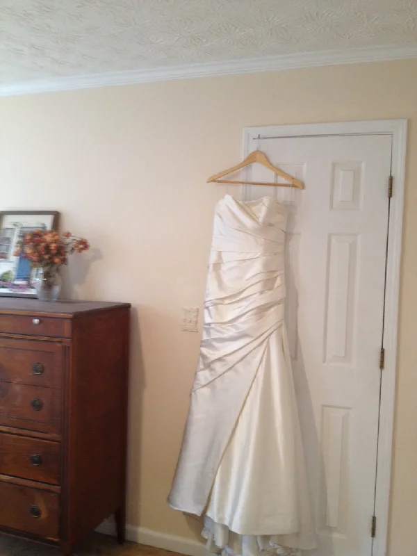 Price Drop Pronovias Tigris