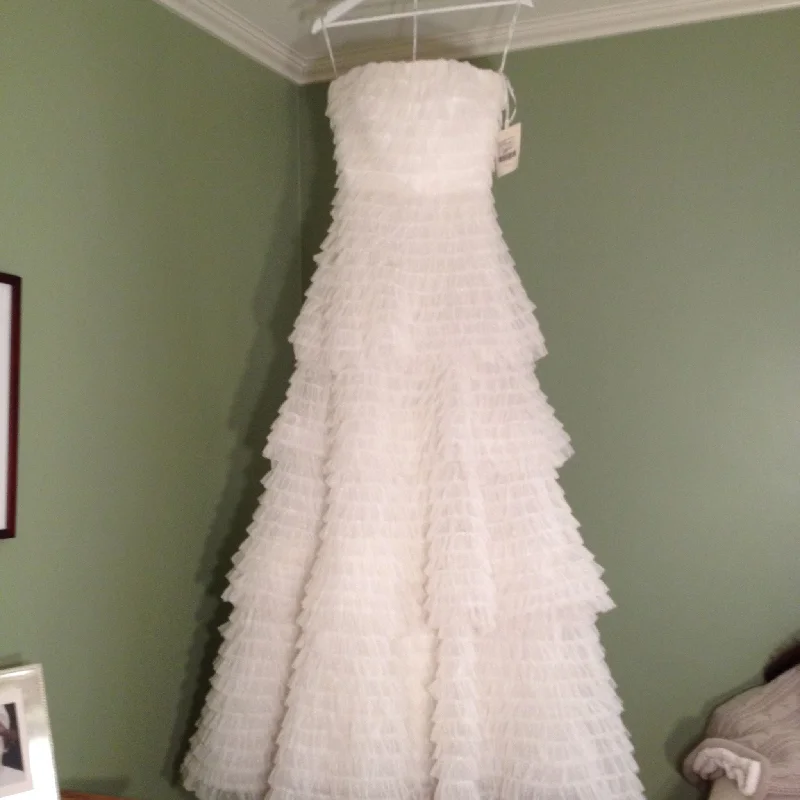 Amazing Deals Pronovias Albatros