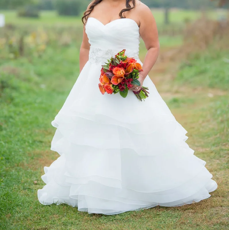Blowout Sale Casablanca Imperial Gown/2174