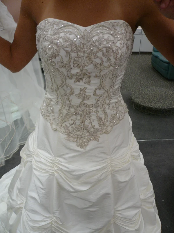 Incredible Offers David's Bridal Never Worn strapless sweetheart neck
