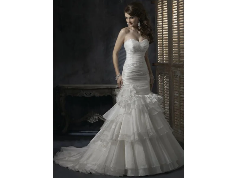 Daily Deals Maggie Sottero Destiny S5260