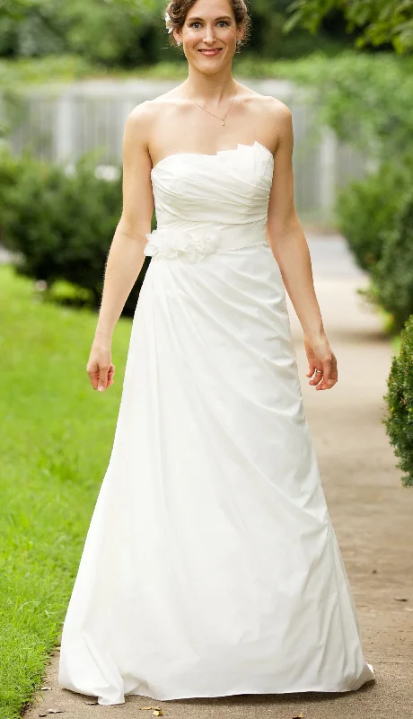 Special Offer Vera Wang Taffeta with Vera Wang Floral Sash