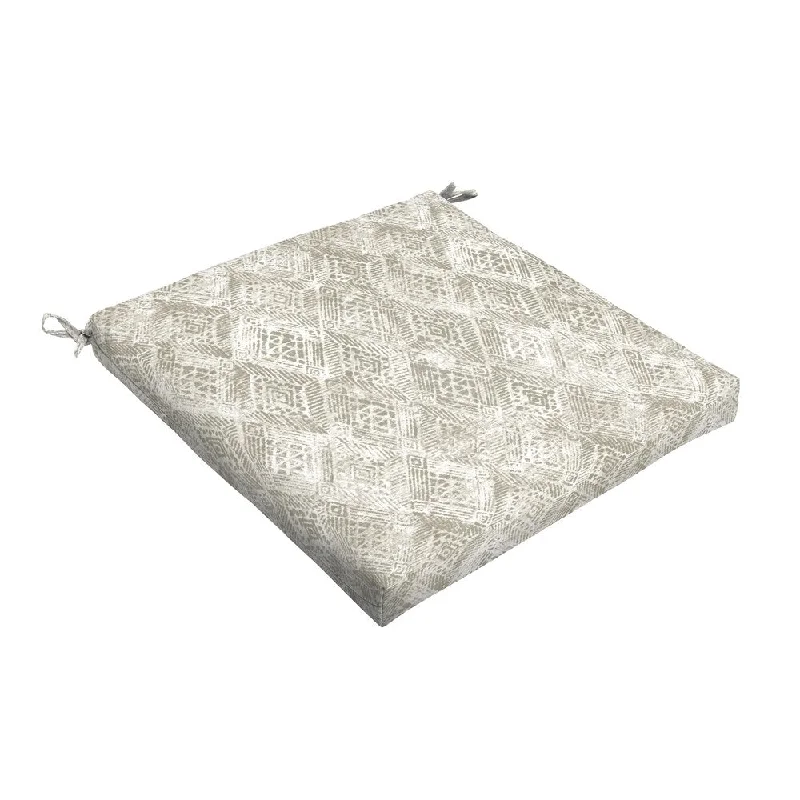 Deep Discounts Fellows Grey and White Indoor/ Outdoor Chair Bristol Cushion