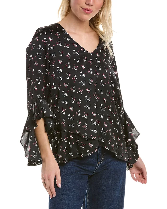 YEAR-End Clearance Vince Camuto Flutter Sleeve Blouse